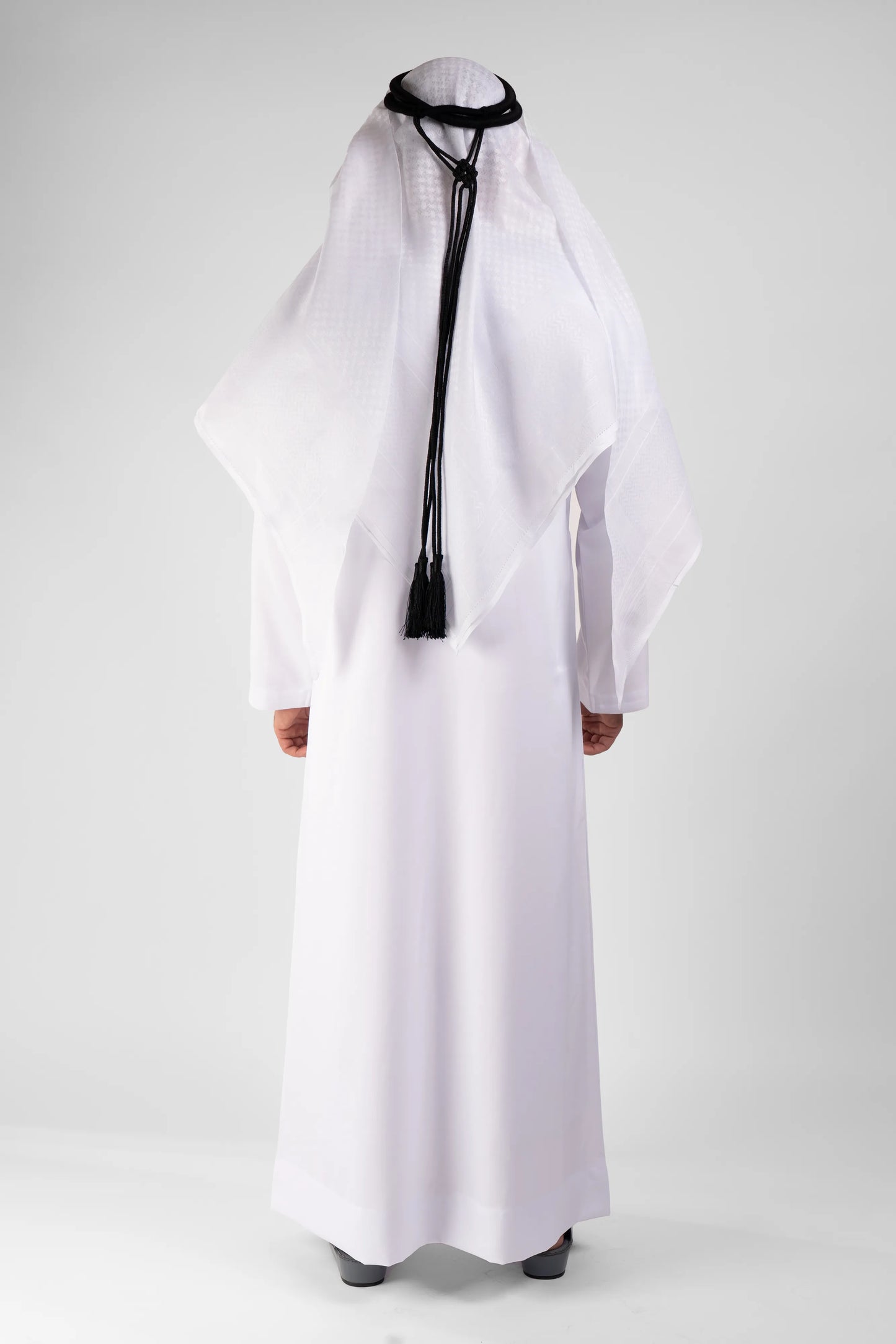 Emirati Classic Kandora Silver Edition