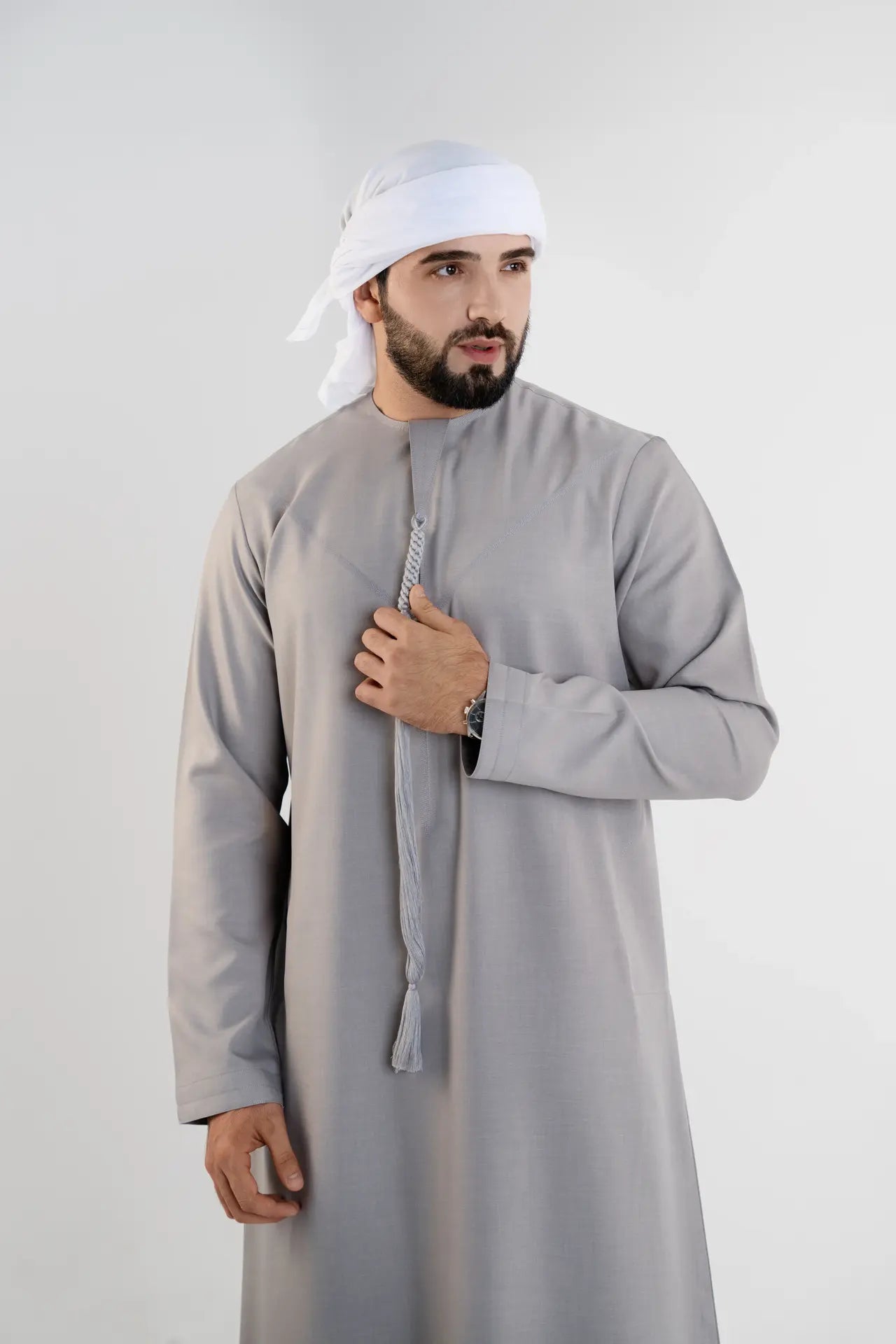 Emirati Classic Kandora Gold Edition – Premium Italian Fabric